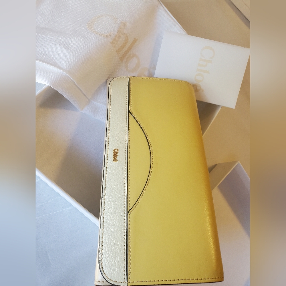 SOLD Chloe Bi-Color Leather Full Inclusion Wallet